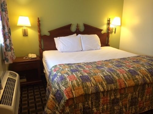 Hospitality Inn Bowmansville Екстериор снимка